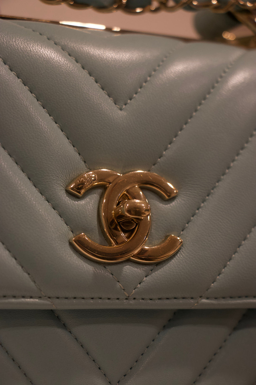 CHANEL Lambskin Chevron Quilted Small CC Dual Handle Flap Bag Logo