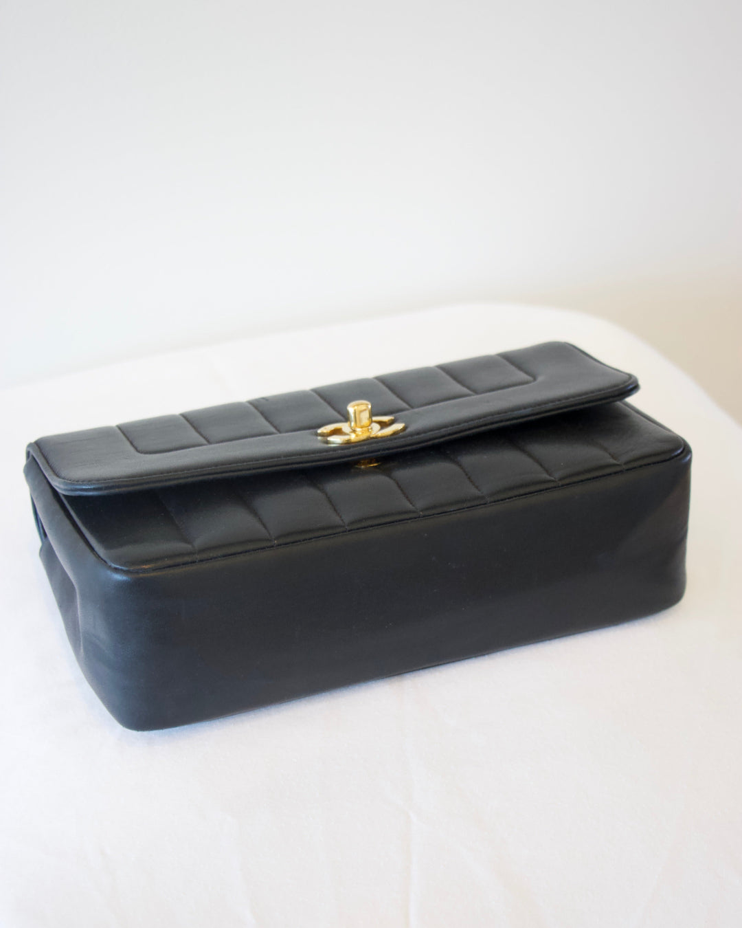 Chanel Vintage 1995 Straight Flap