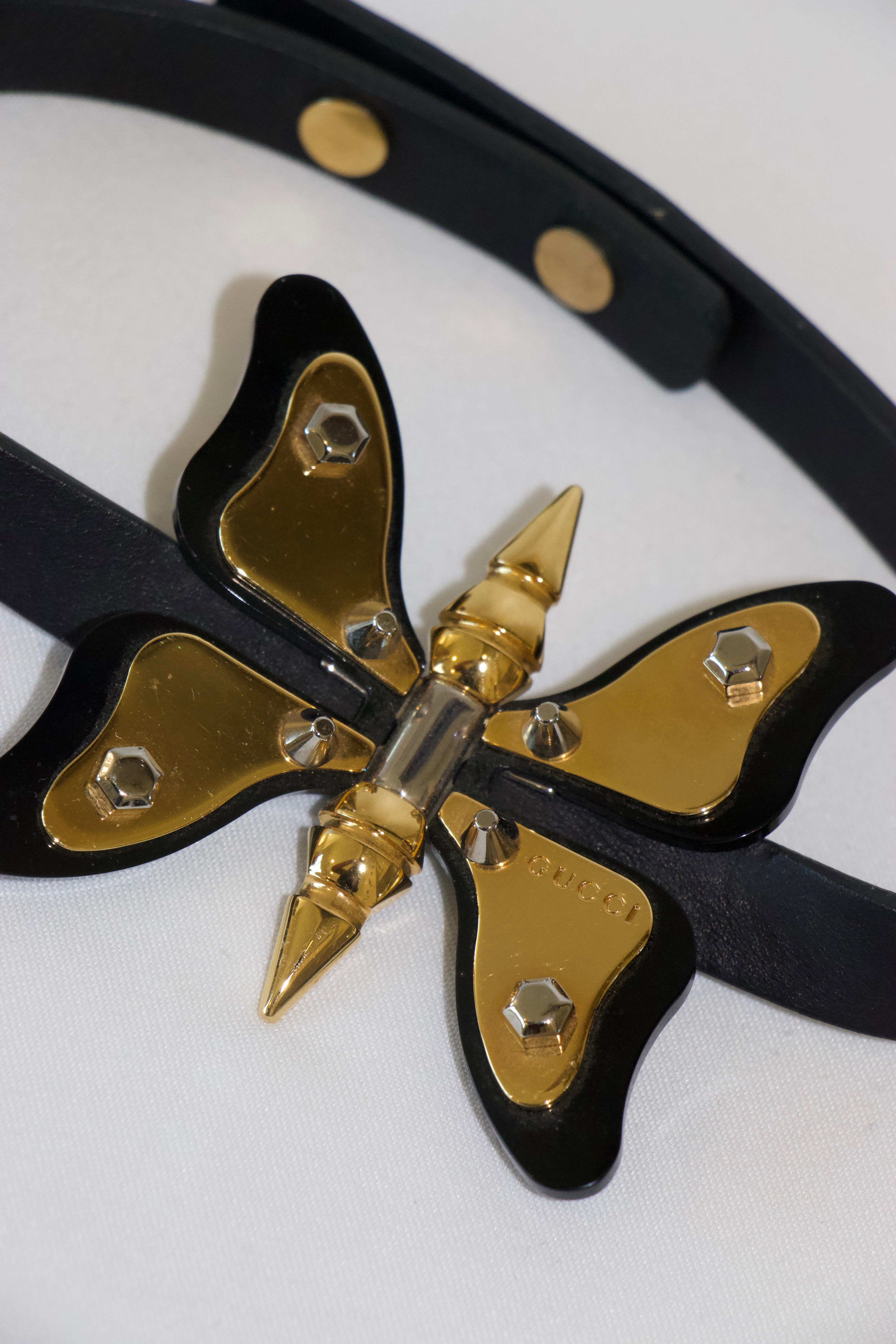 Gucci leather choker butterfly necklace close
