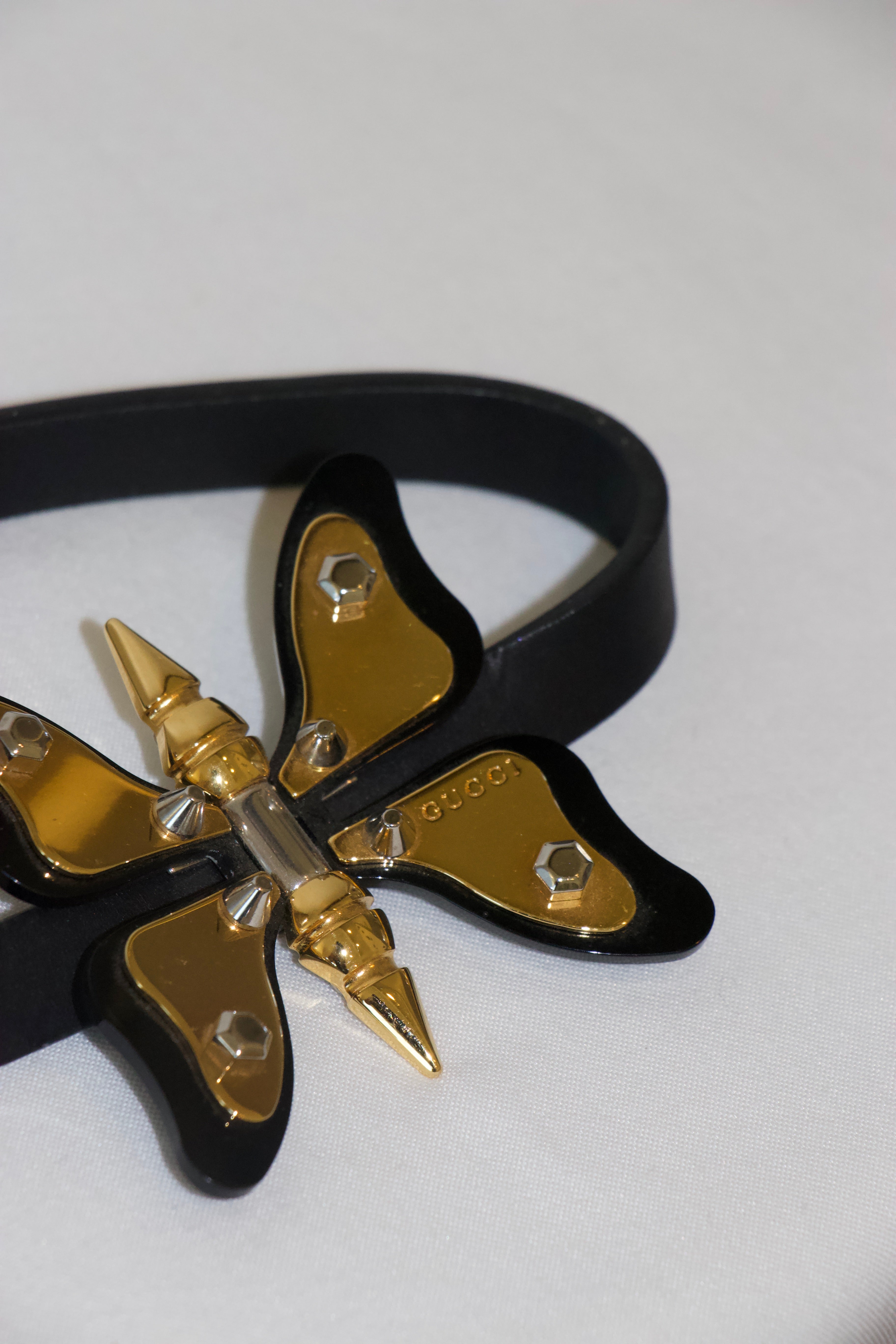 Gucci leather choker butterfly necklace flat