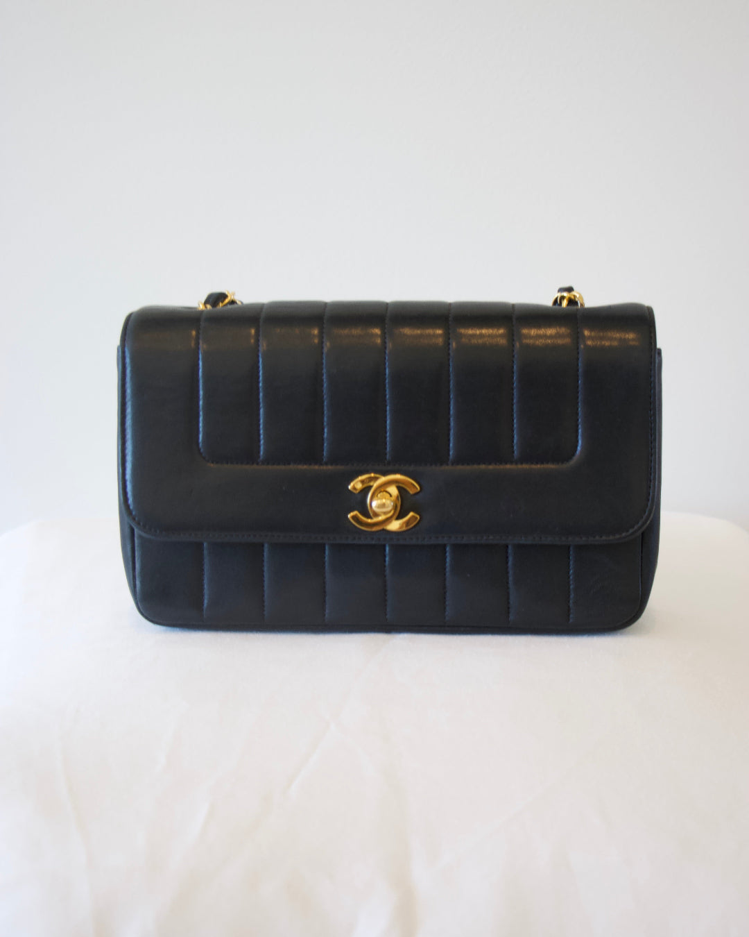 Chanel Vintage 1995 Straight Flap